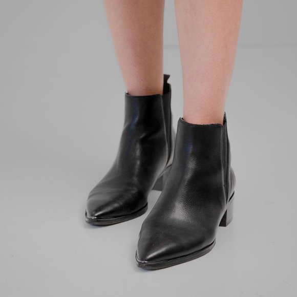 TFK SHOP EXCLUSIVE ~ Marc Fisher "Yale" Ankle Bootie in Black - Size 9 - Picture 3 of 9